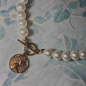 pearl necklace